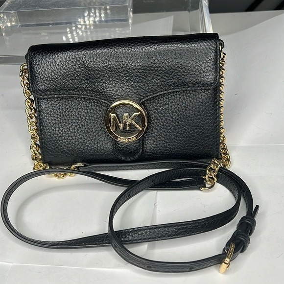 Michael Kors Vanna Black Pebbled Leather Crossbody Wallet Organizer Bag - Picture 1 of 10